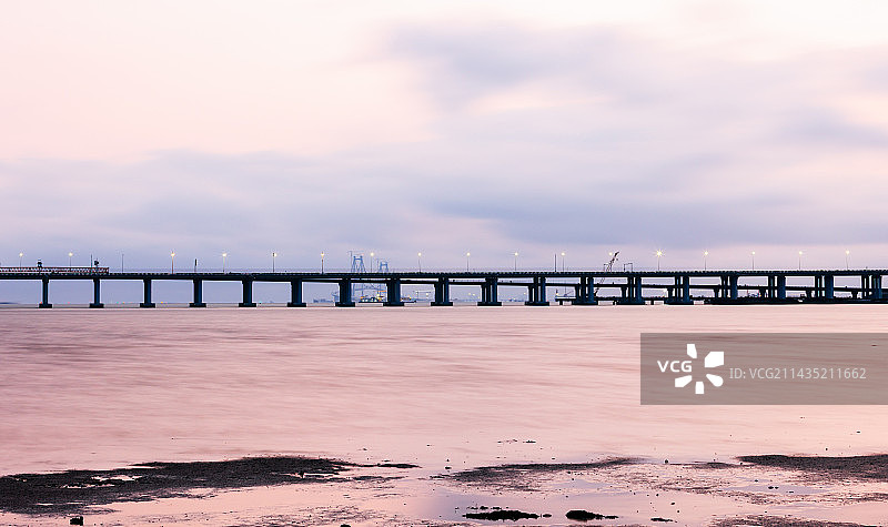 深圳西湾红树林湿地公园日落后海天风光图片素材