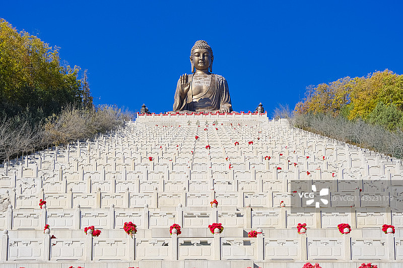 吉林省敦化市六鼎山文化旅游区金鼎大佛图片素材