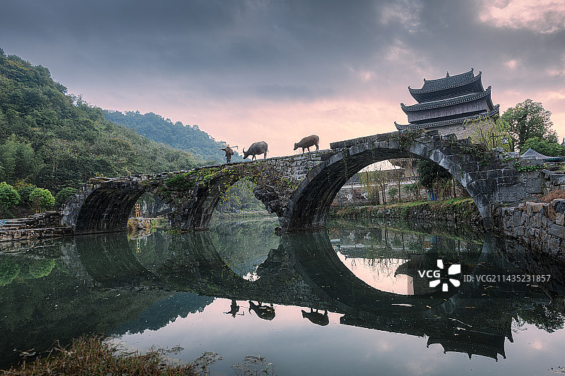 早春暮色图片素材