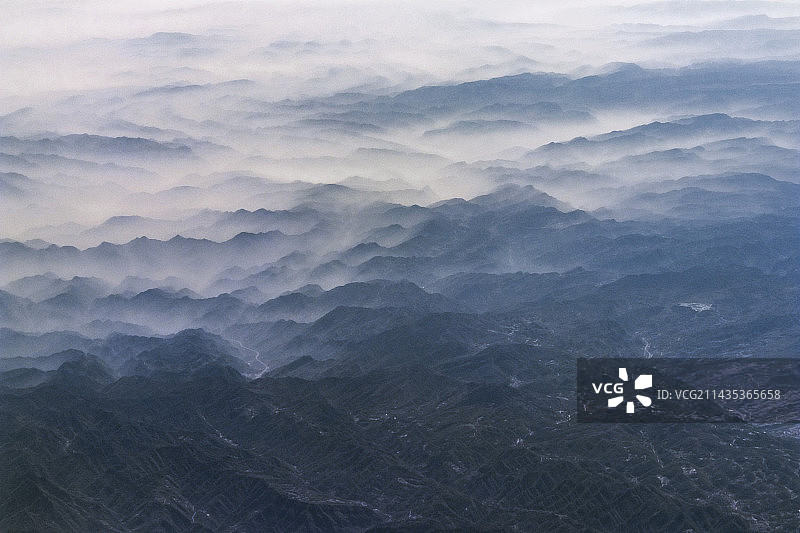 航拍山峦叠嶂图片素材