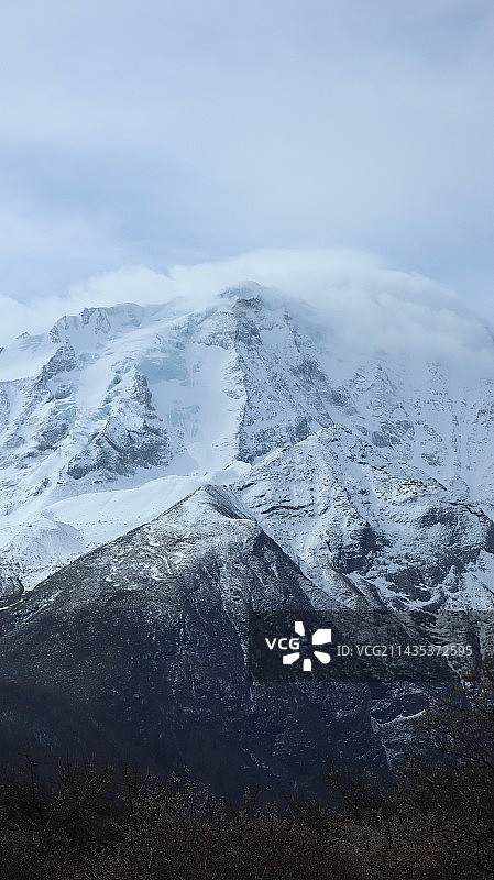 亚拉雪山图片素材