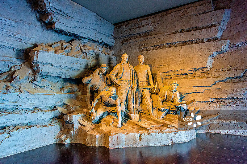 中国辽宁阜新万人坑死难矿工纪念馆内景图片素材