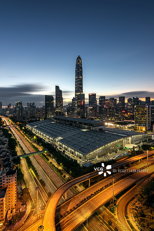 深圳福田会展中心平安金融中心蓝调时刻城市夜景图片素材