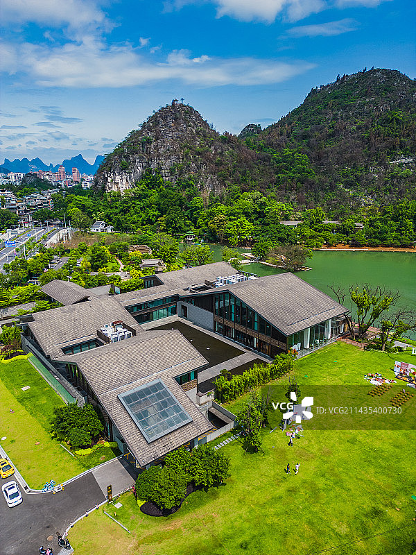 竖屏桂林穿山公园航拍图片素材