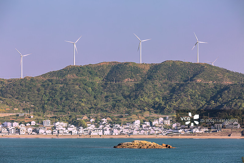 衢山岛风车海岸民居图片素材