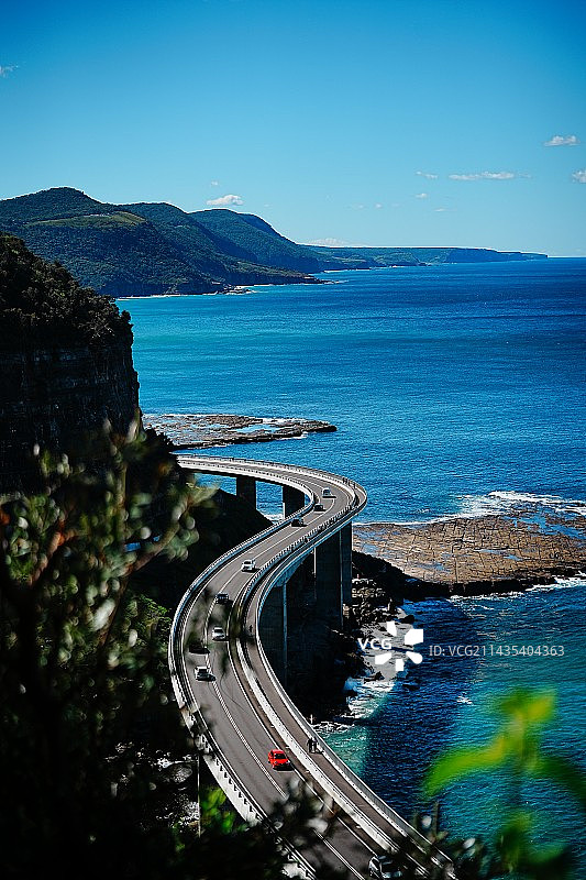 海上桥梁的高角度视图图片素材
