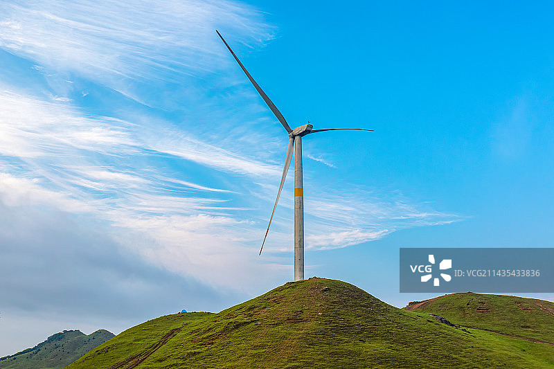 高山草甸风车图片素材