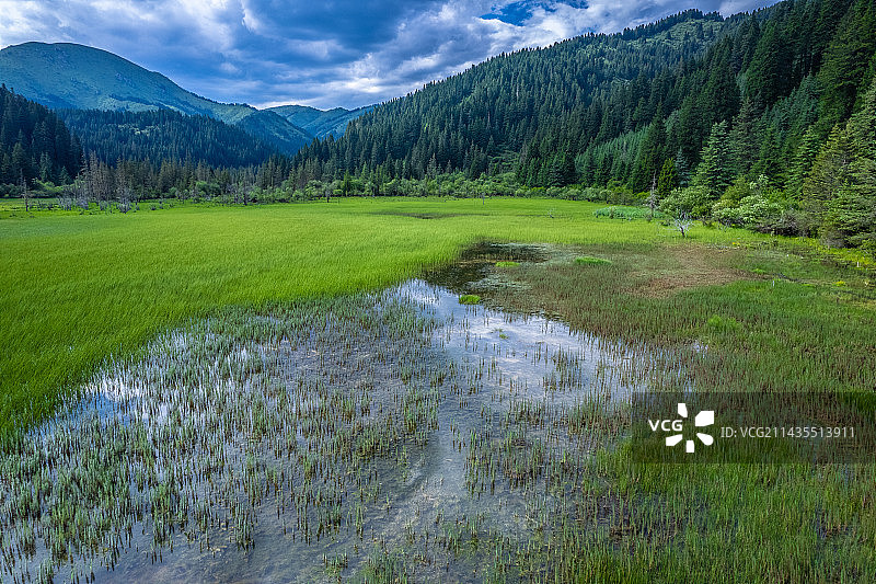 矿泉水沟图片素材