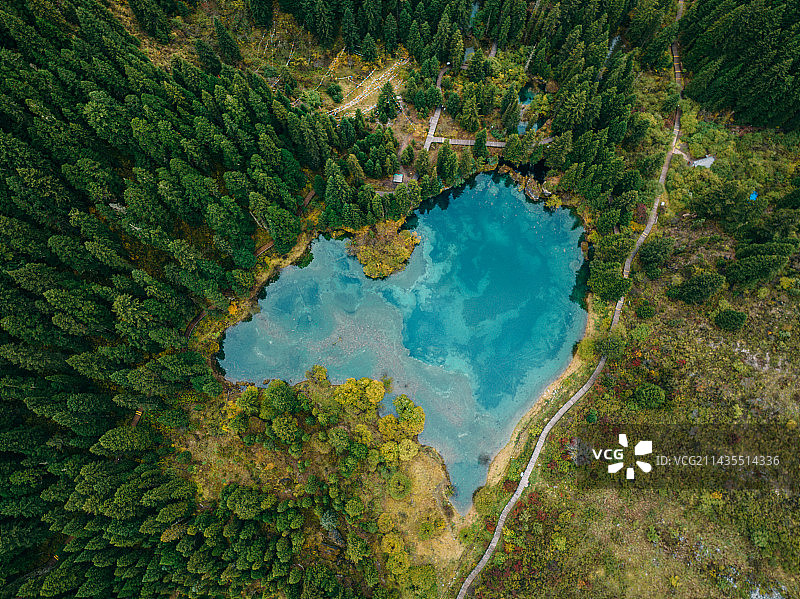 矿泉水沟图片素材