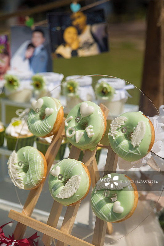 婚礼鲜花蛋糕甜品台图片素材