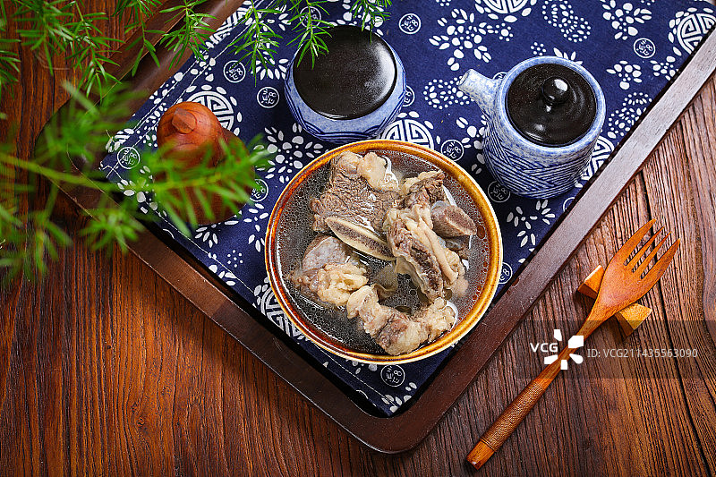 美味家常汤菜美食牛肉排骨汤图片素材