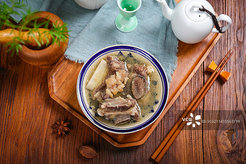 特色农家菜水煮牛肉牛骨汤图片素材
