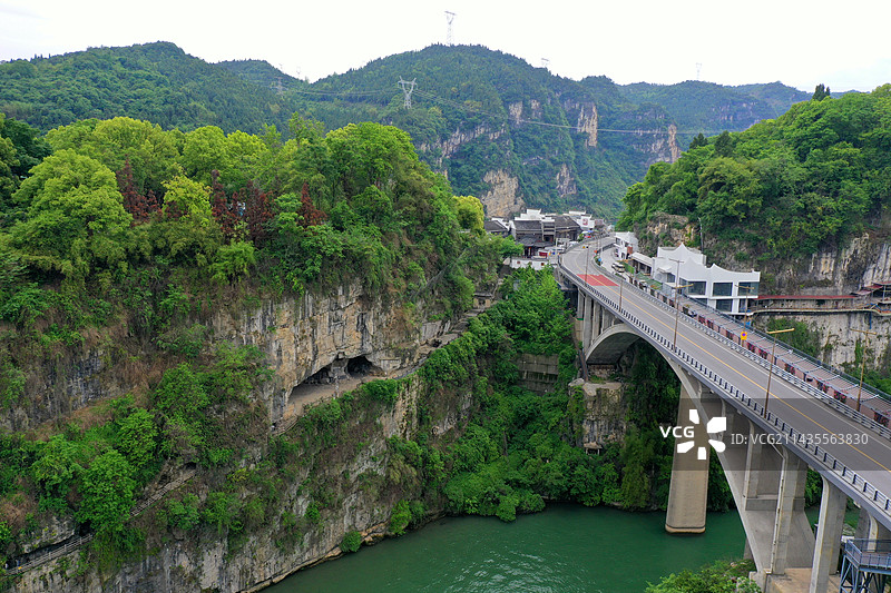 初夏时节，湖北宜昌长江西陵峡三游洞景区，景美如画。图片素材