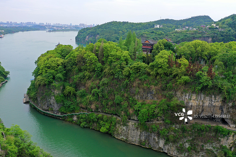 初夏时节，湖北宜昌长江西陵峡三游洞景区，景美如画。图片素材