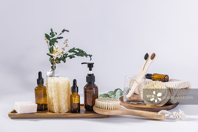 卫生洗护用品瓶子套装组合图片素材