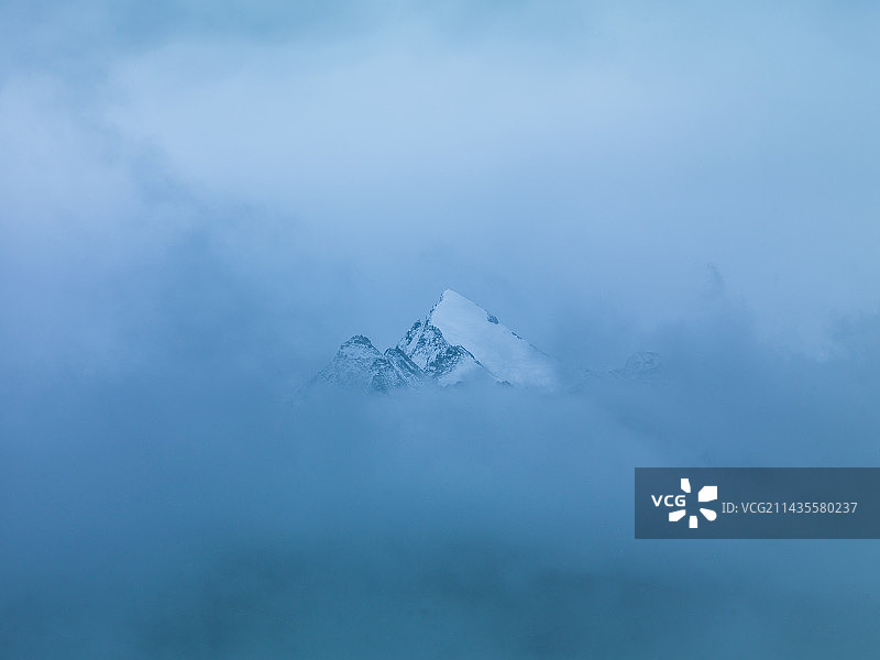 雪宝顶主峰图片素材