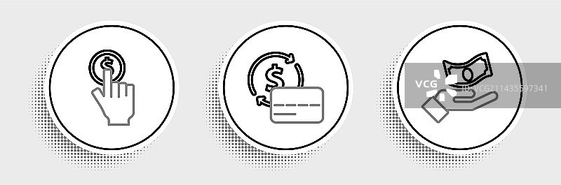 手持硬币和信用卡图片素材