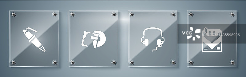 香烟盒、耳机、黑胶唱片素材图片素材