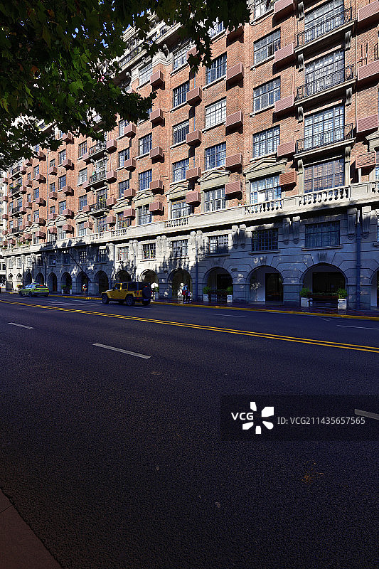 武康大楼与淮海路图片素材