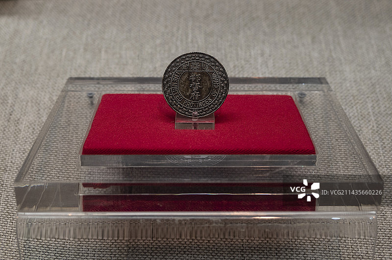 孙中山故居文物~沪军都督府证章图片素材