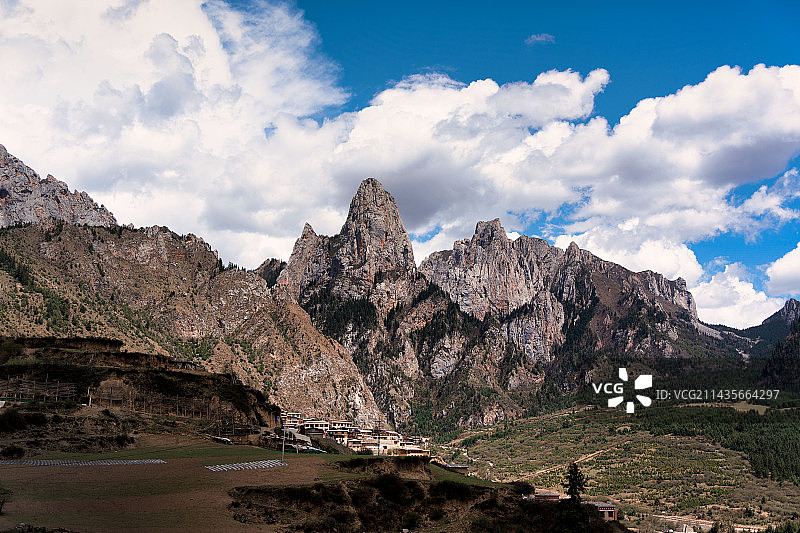 人间天堂-扎尕那图片素材