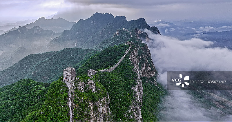 司马台长城大云海图片素材