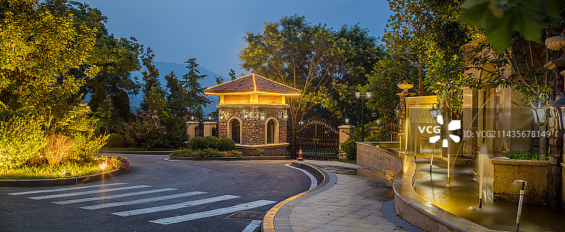 别墅大门口街道图片素材