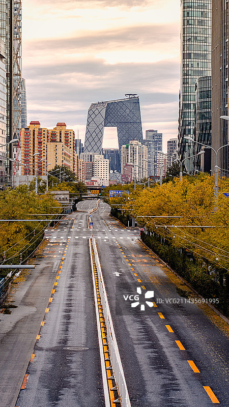 秋日大裤衩图片素材