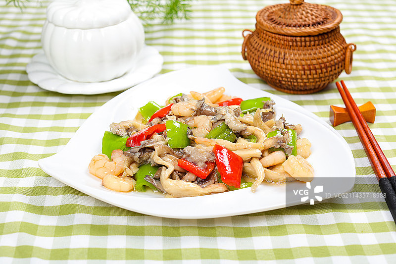 特色农家菜平菇炒虾仁图片素材
