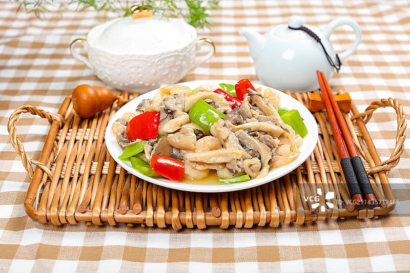 美味下酒菜人工菌烩虾仁图片素材