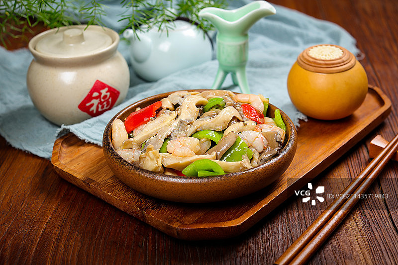 美味家常小炒平菇烩虾仁图片素材