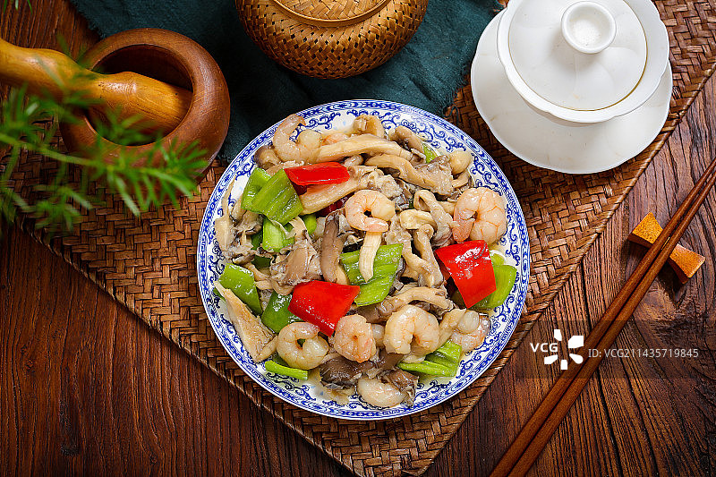 美味家常小炒平菇烩虾仁图片素材