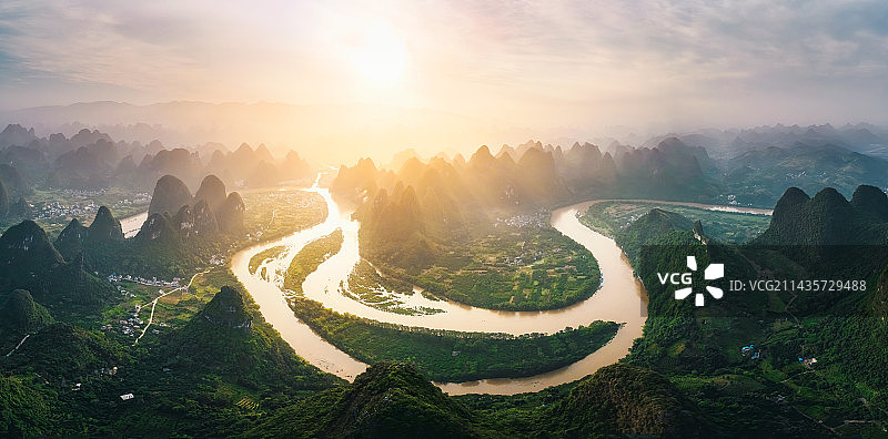桂林峰林江湾日出图片素材