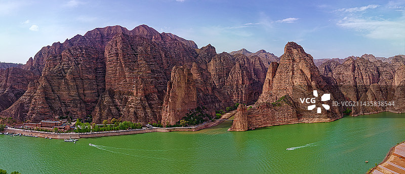航拍甘肃永靖刘家峡水库石林炳灵寺石窟风光图片素材