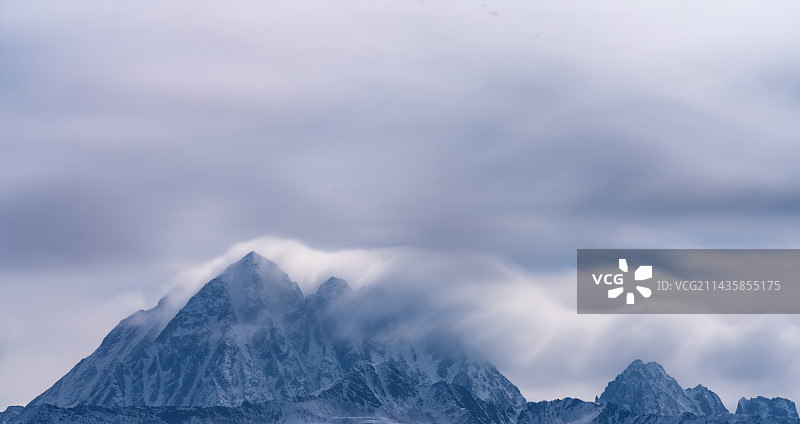 亚拉雪山图片素材