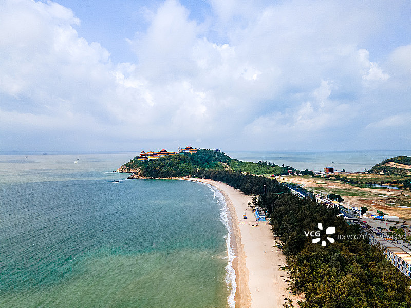 中国广东阳江珍珠湾沙滩海岸线风光航拍图片素材