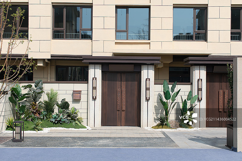 别墅庭院大门口图片素材