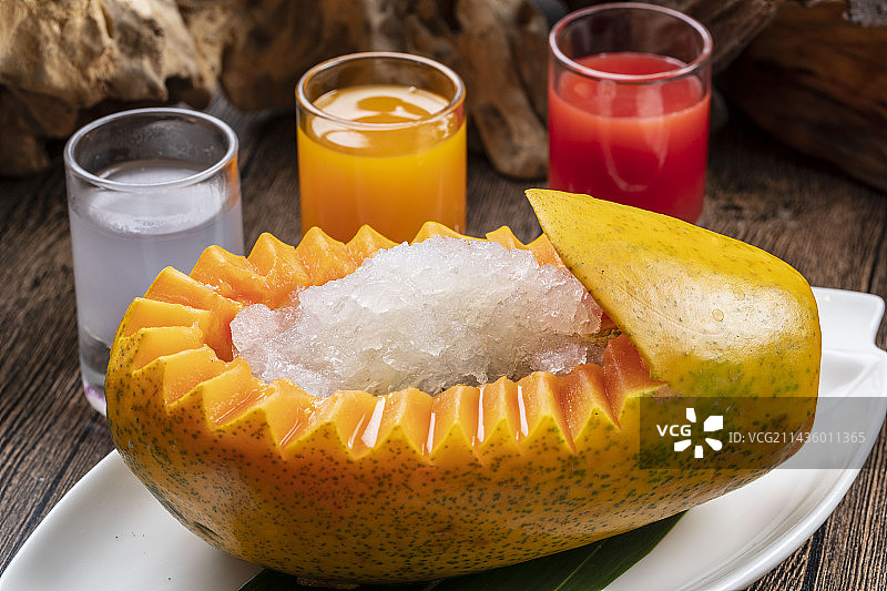 冰糖木瓜炖雪蛤图片素材