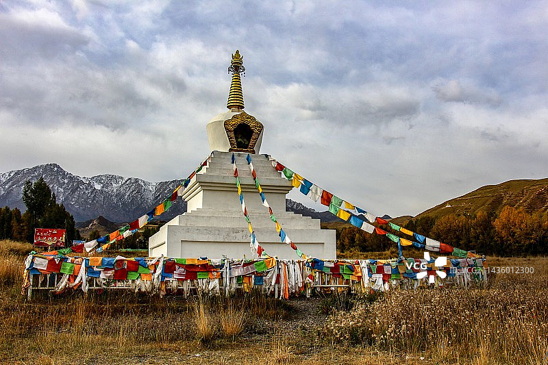 马蹄寺白塔图片素材