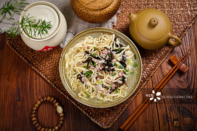 特色农家菜火腿肉煮豆腐丝图片素材