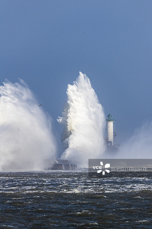 暴风雨下的卡诺堤坝（法国加莱海峡）图片素材