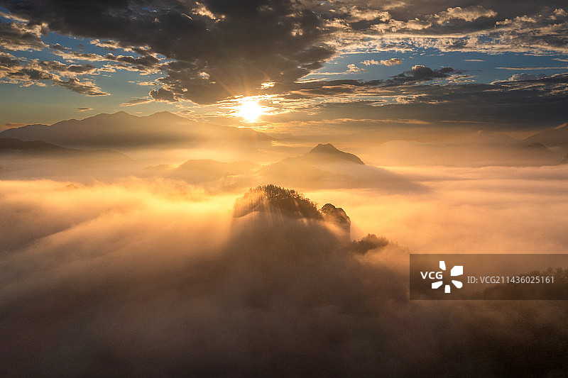 浙江丽水东西岩景区云海日出图片素材