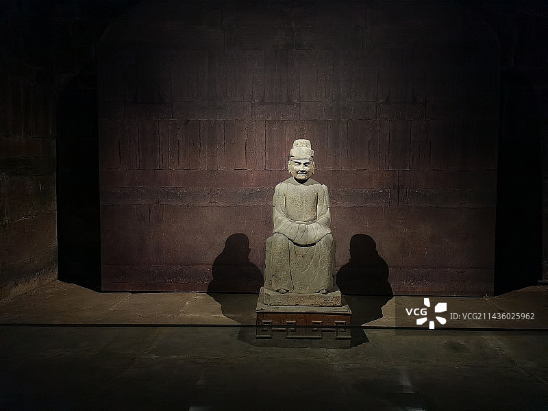 成都永陵博物馆地墓中的王建坐像图片素材