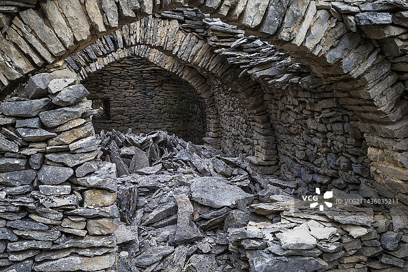 法国普罗旺斯石头羊圈遗址图片素材