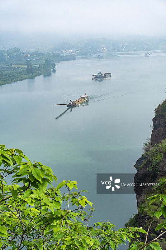航拍湖南怀化洪江市沙湾乡南岳殿及沅江风光图片素材