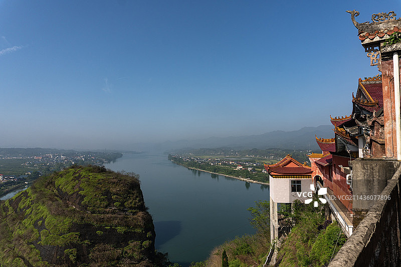 航拍湖南怀化洪江市沙湾乡南岳殿及沅江风光图片素材