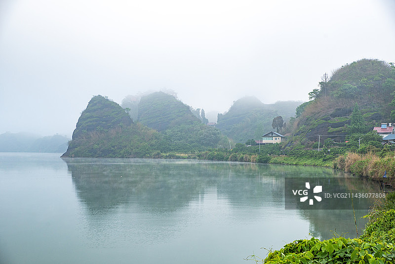 航拍湖南怀化洪江市沙湾乡南岳殿及沅江风光图片素材