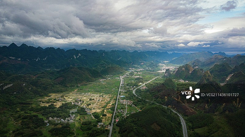 大雨过后的广西河池图片素材