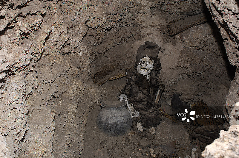 玻利维亚波托西省阿尔蒂普拉诺地区的木乃伊（1200-1400年）图片素材