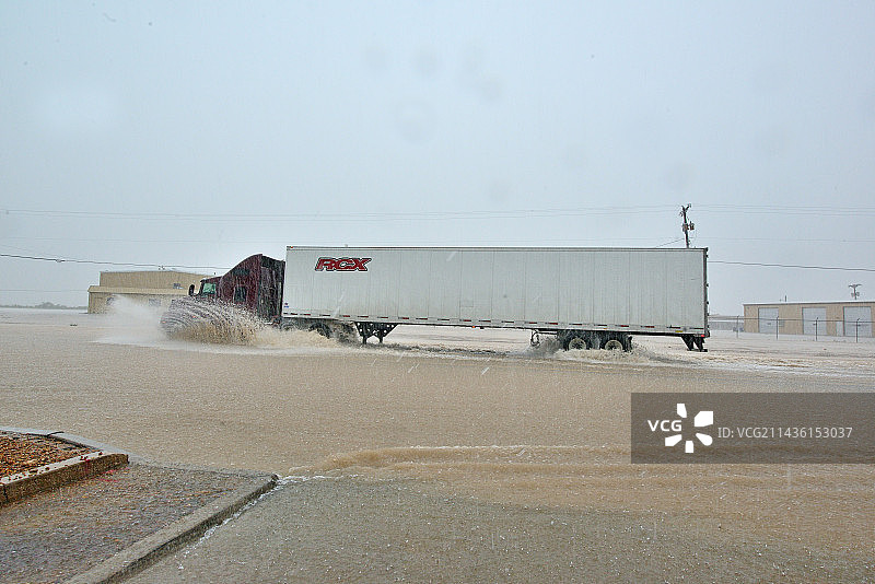 北美季风，新墨西哥州卡尔斯巴德，2014年9月图片素材